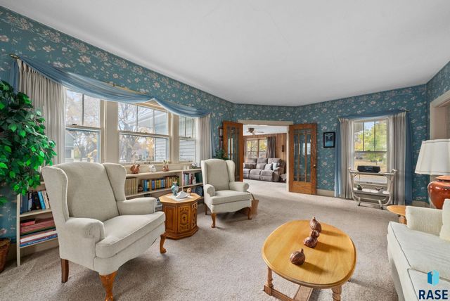 222 W 23rd St Street, Sioux Falls, SD 57105