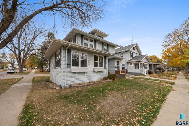 222 W 23rd St Street, Sioux Falls, SD 57105