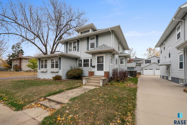 222 W 23rd St Street, Sioux Falls, SD 57105