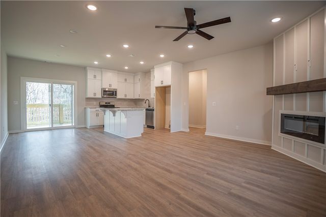 14 Nairn Lane, Bella Vista, AR 72715