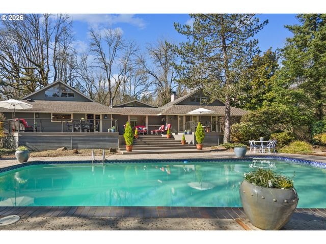 12534 S IRON MOUNTAIN Blvd, Portland, OR 97219