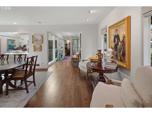 12534 S IRON MOUNTAIN Blvd, Portland, OR 97219