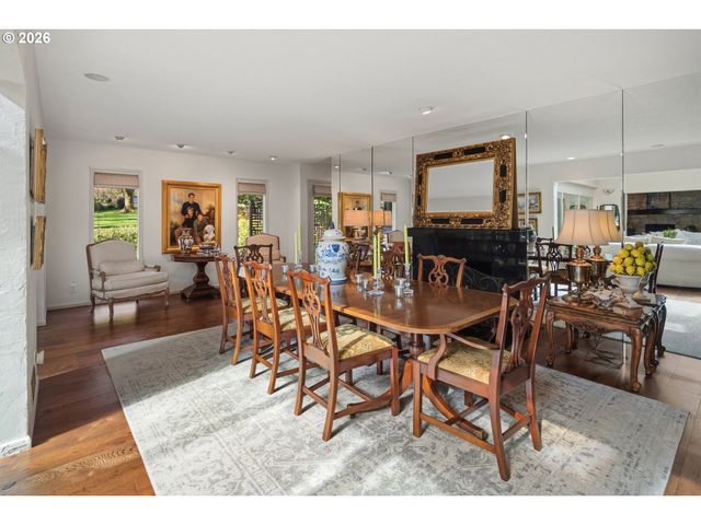 12534 S IRON MOUNTAIN Blvd, Portland, OR 97219