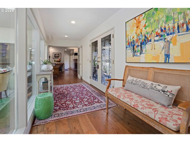 12534 S IRON MOUNTAIN Blvd, Portland, OR 97219