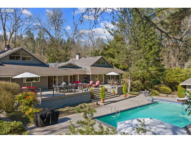 12534 S IRON MOUNTAIN Blvd, Portland, OR 97219