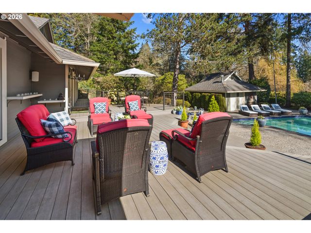 12534 S IRON MOUNTAIN Blvd, Portland, OR 97219