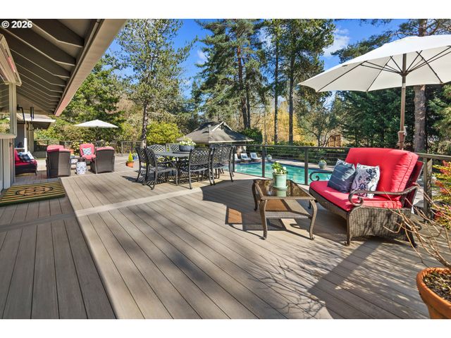 12534 S IRON MOUNTAIN Blvd, Portland, OR 97219