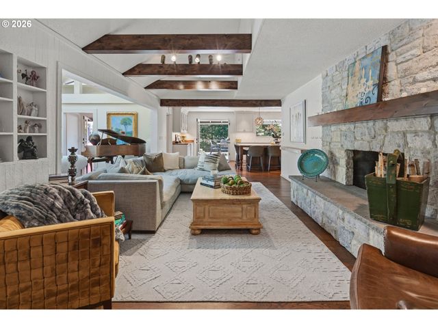 12534 S IRON MOUNTAIN Blvd, Portland, OR 97219