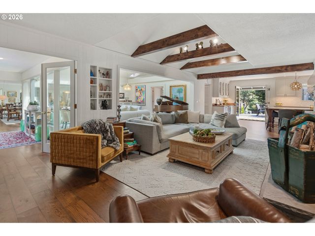 12534 S IRON MOUNTAIN Blvd, Portland, OR 97219