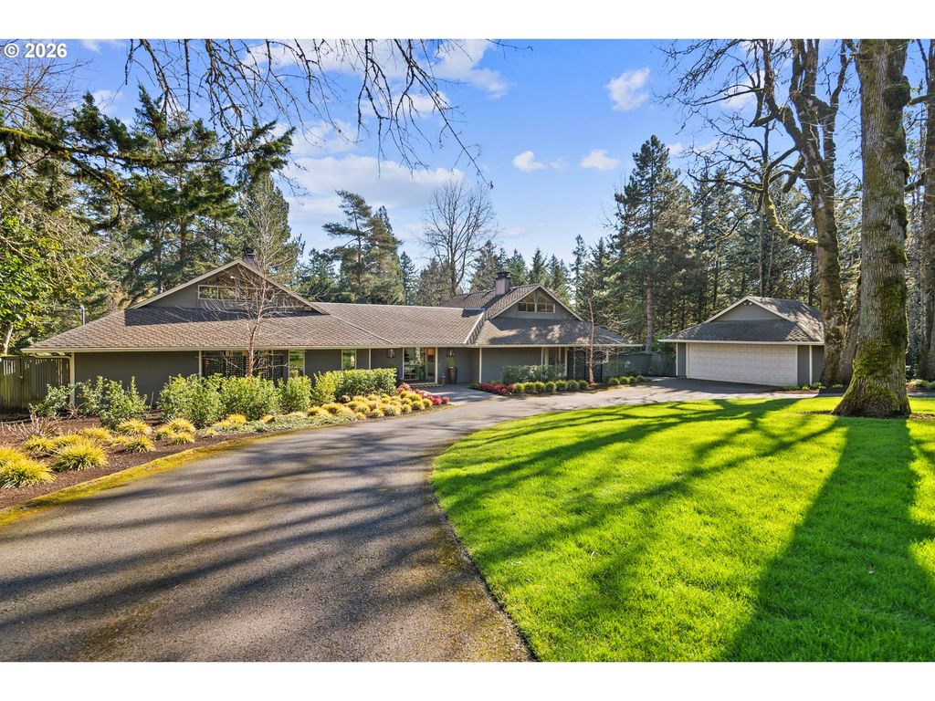 12534 S IRON MOUNTAIN Blvd, Portland, OR 97219