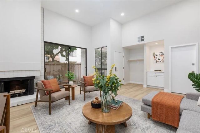 17150 Burbank Boulevard 25, Encino, CA 91316