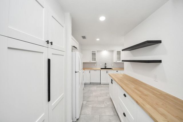 6601 Sands Point Drive 47, Houston, TX 77074