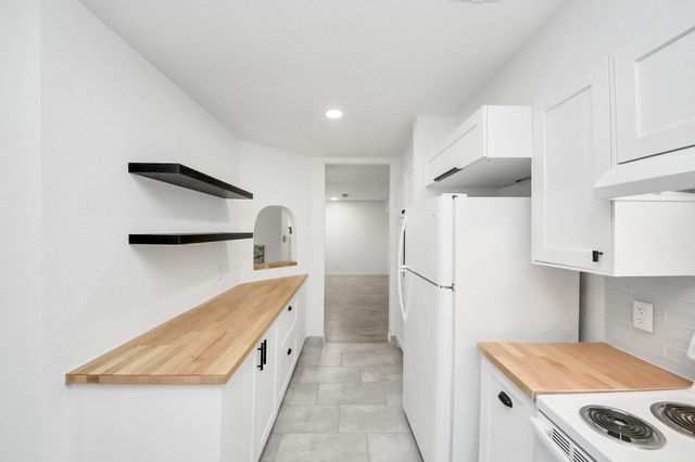 6601 Sands Point Drive 47, Houston, TX 77074