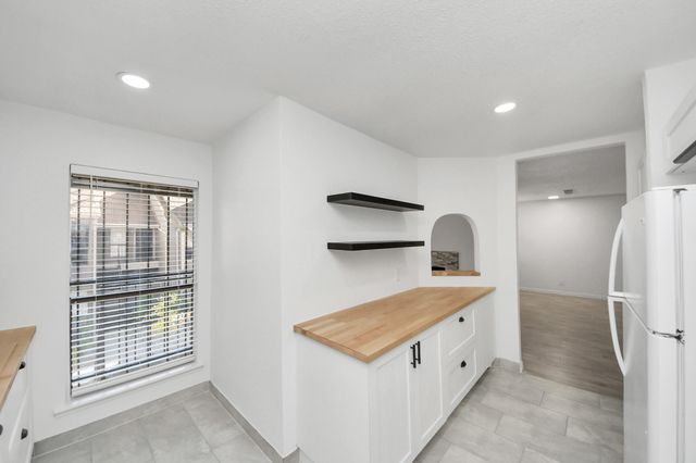 6601 Sands Point Drive 47, Houston, TX 77074