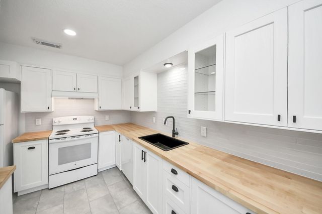 6601 Sands Point Drive 47, Houston, TX 77074