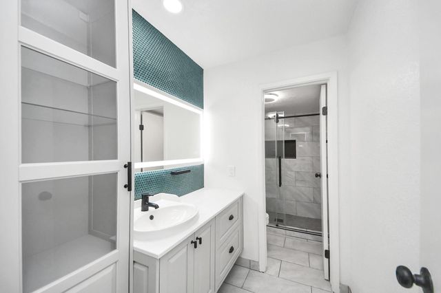 6601 Sands Point Drive 47, Houston, TX 77074