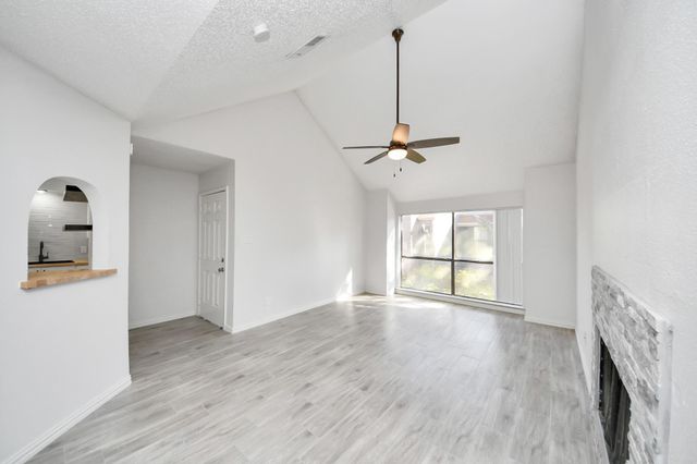 6601 Sands Point Drive 47, Houston, TX 77074