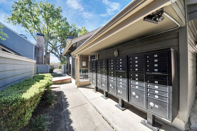 6601 Sands Point Drive 47, Houston, TX 77074