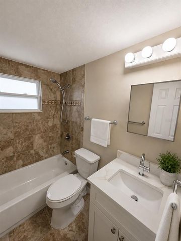 4200 WINTHROP STREET, Sarasota, FL 34232