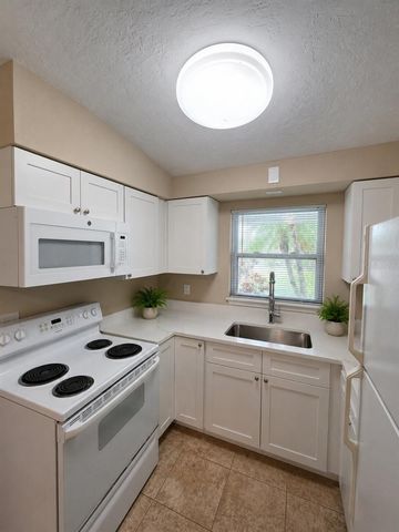 4200 WINTHROP STREET, Sarasota, FL 34232