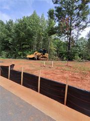2 Wisteria Lane, Williamson, GA 30292