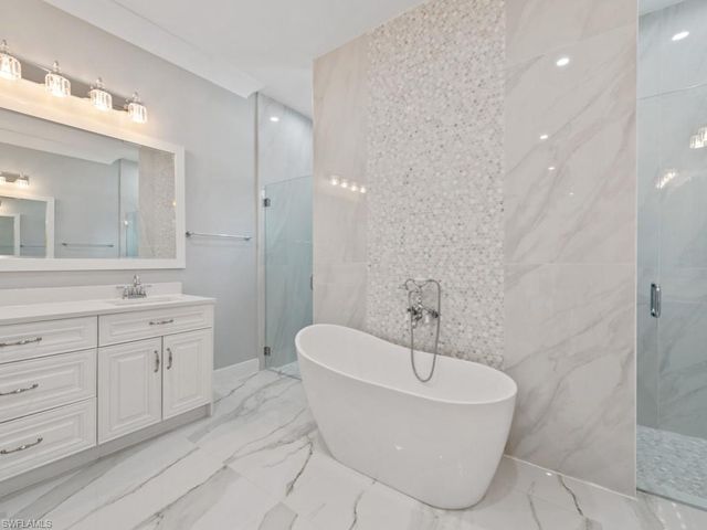 2538 4th AVE NE, Naples, FL 34120