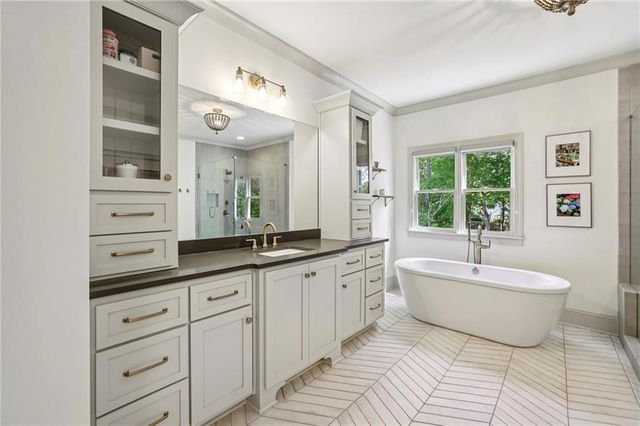 2743 N Thompson Road NE, Brookhaven, GA 30319