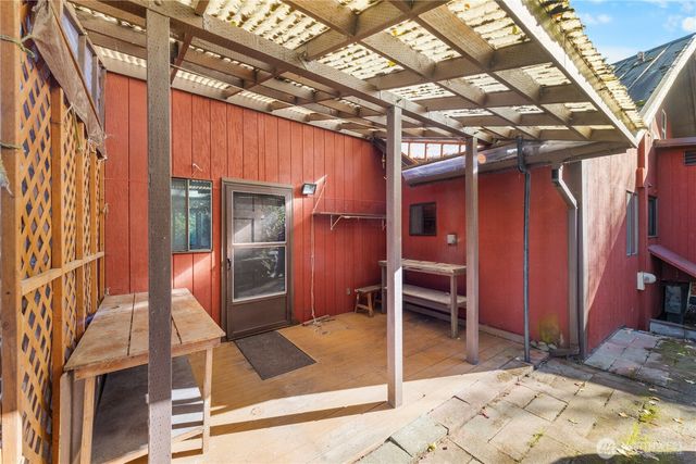 27193 State Route 20, Oak Harbor, WA 98277