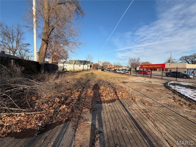 4301 Holly Hills Boulevard, St Louis, MO 63116