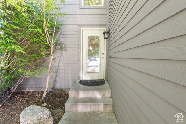 8179 S NORDIC CIR, Sandy, UT 84093