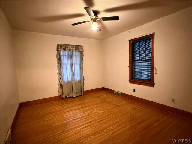 1126 Ferry Avenue, Niagara Falls, NY 14301