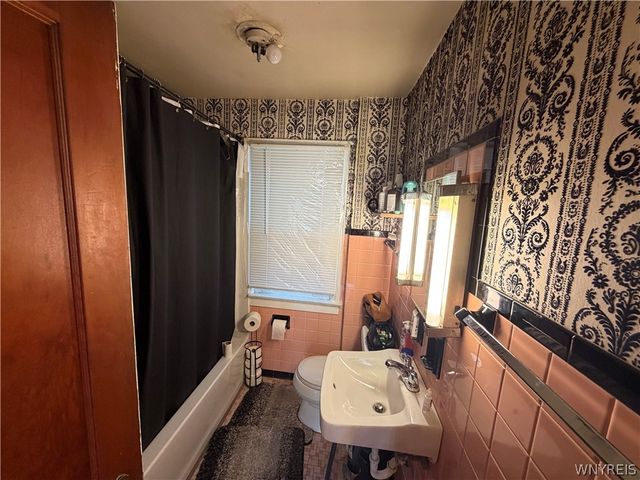 1126 Ferry Avenue, Niagara Falls, NY 14301
