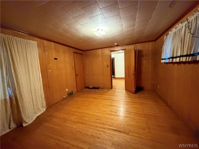1126 Ferry Avenue, Niagara Falls, NY 14301