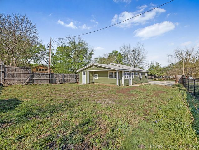 62 Sportsmans Drive, Chouteau, OK 74337