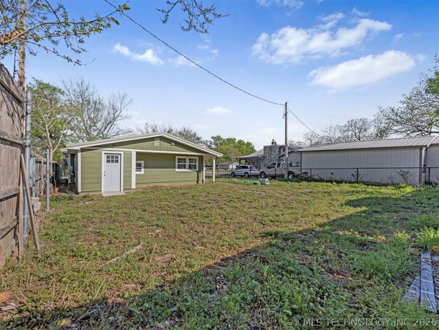 62 Sportsmans Drive, Chouteau, OK 74337