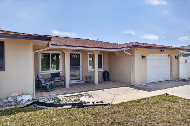 10237 OAK HILL DRIVE, Port Richey, FL 34668