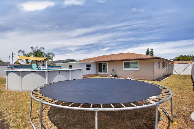 10237 OAK HILL DRIVE, Port Richey, FL 34668