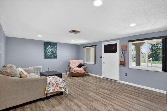 10237 OAK HILL DRIVE, Port Richey, FL 34668