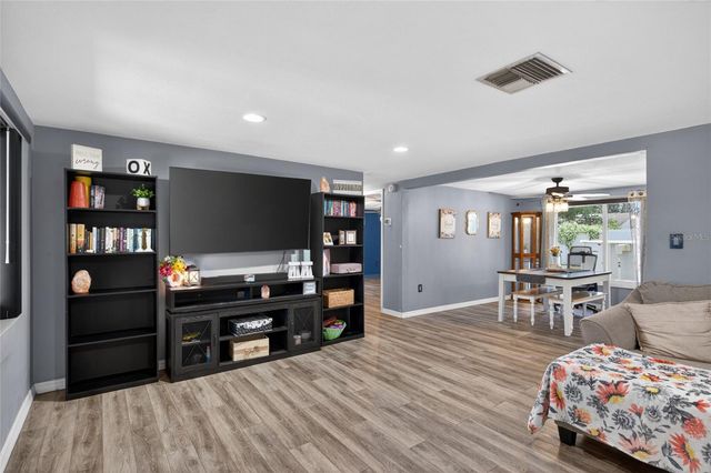 10237 OAK HILL DRIVE, Port Richey, FL 34668