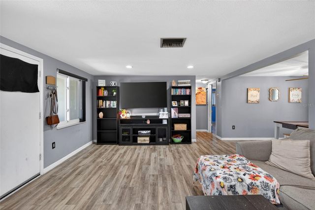 10237 OAK HILL DRIVE, Port Richey, FL 34668