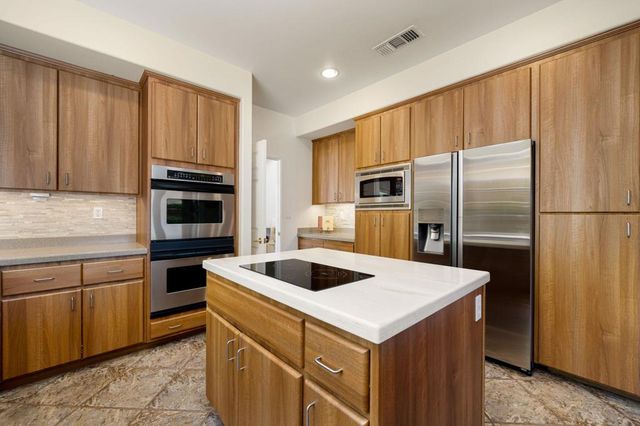 9 White Sun Way, Rancho Mirage, CA 92270