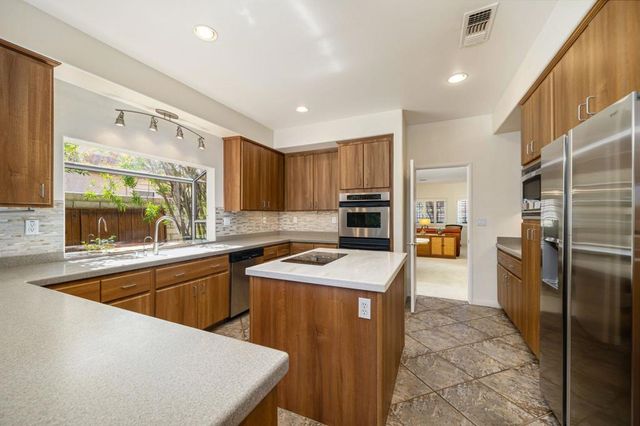 9 White Sun Way, Rancho Mirage, CA 92270