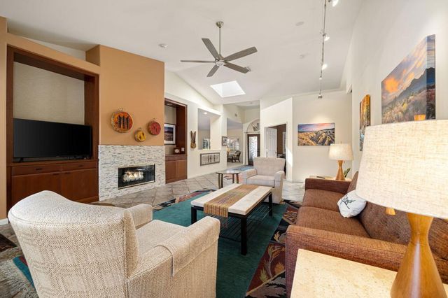 9 White Sun Way, Rancho Mirage, CA 92270