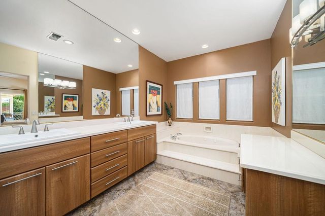 9 White Sun Way, Rancho Mirage, CA 92270