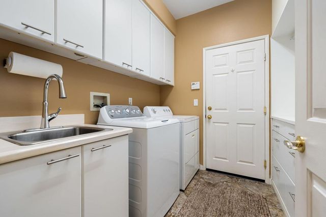 9 White Sun Way, Rancho Mirage, CA 92270