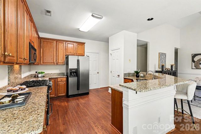 4726 Shannamara Drive, Matthews, NC 28104