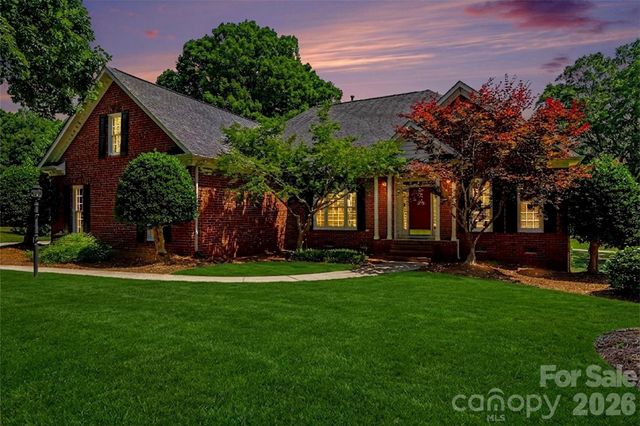 4726 Shannamara Drive, Matthews, NC 28104