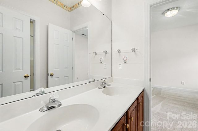 4726 Shannamara Drive, Matthews, NC 28104