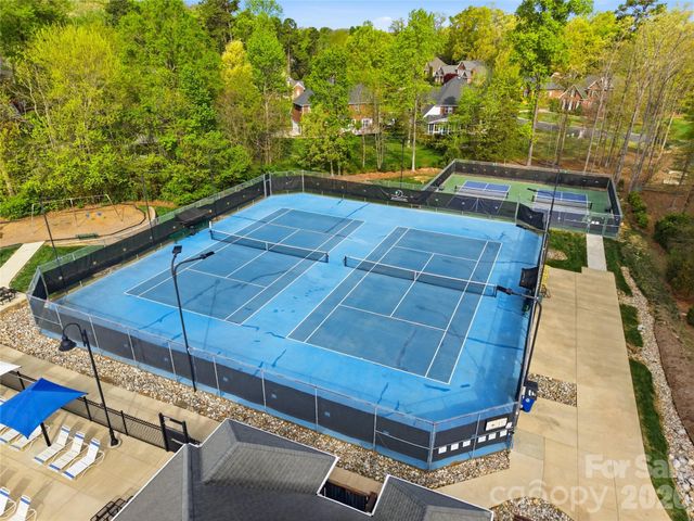 4726 Shannamara Drive, Matthews, NC 28104