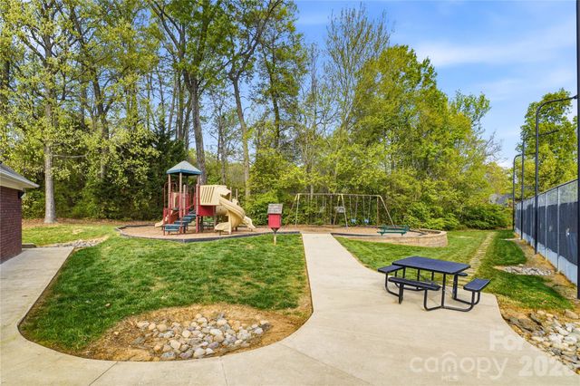 4726 Shannamara Drive, Matthews, NC 28104